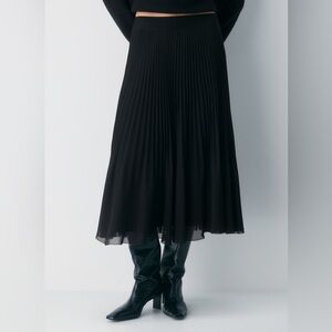 Wilfred Black Twirl Midi Pleated Skirt